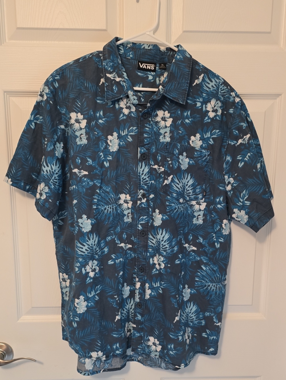 Vans Men’s Navy & Blue Tropical Short-Sleeve Button-Down Shirt XL